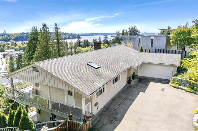 930 ESQUIMALT AVENUE (2 LOT SUBDIVISION)